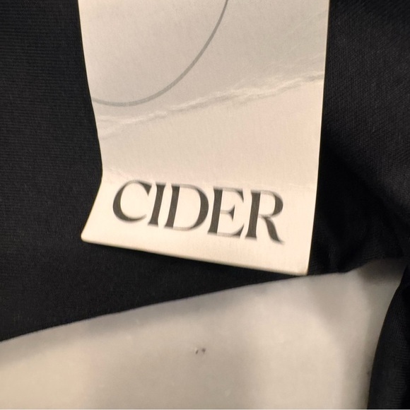 Cider Women’s Off The Shoulder Black Bodysuit Cross Back Sz XL NWT - Picture 6 of 13